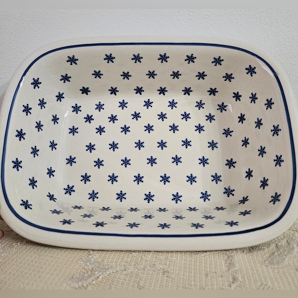 Boleslawiec Polish Pottery Oblong Serving Dish with Snowflakes & Pine Trees - Picture 2 of 9